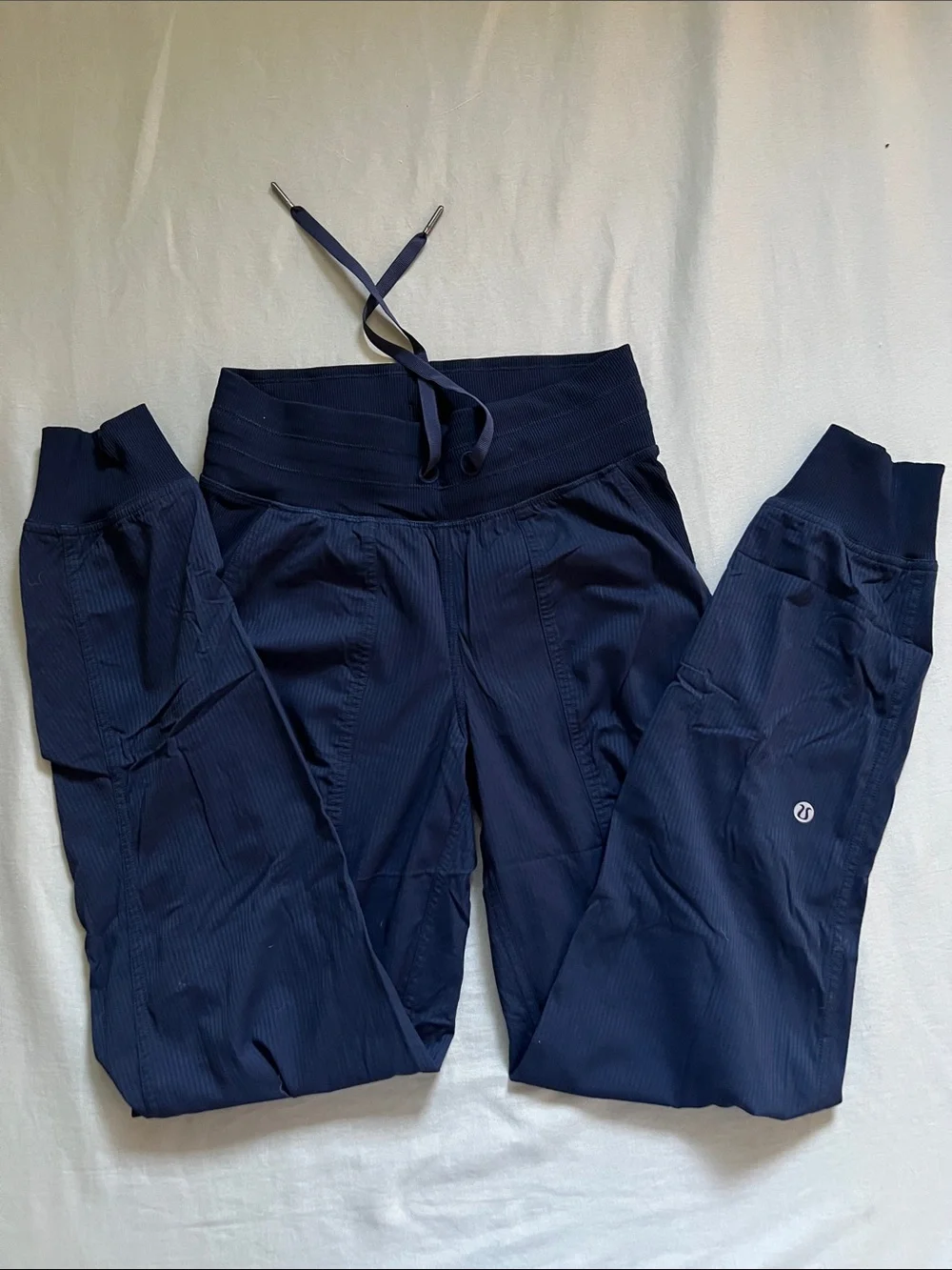 lululemon athletica materials pockets